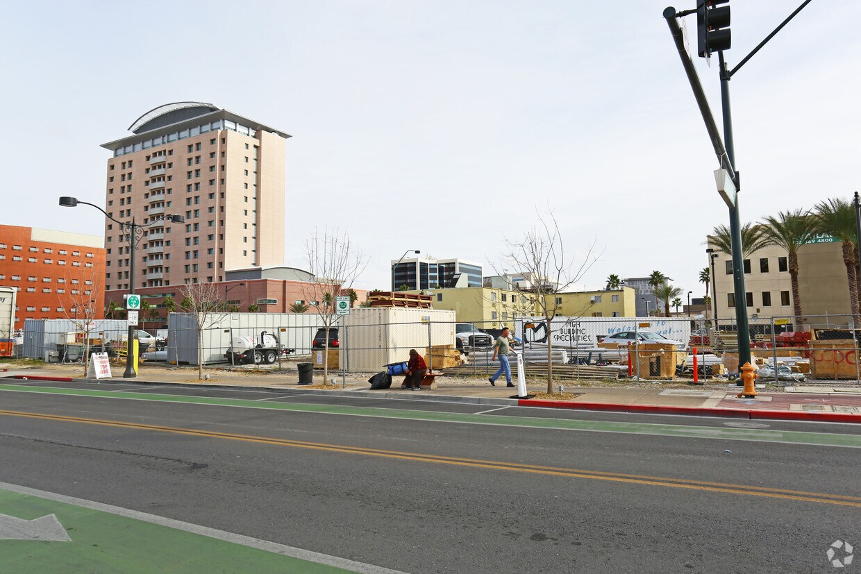 Primary Photo - Lakes Residency Apartments