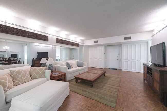 Foto del edificio - Fully furnished 2-bedroom, 2-bath Kahala B...