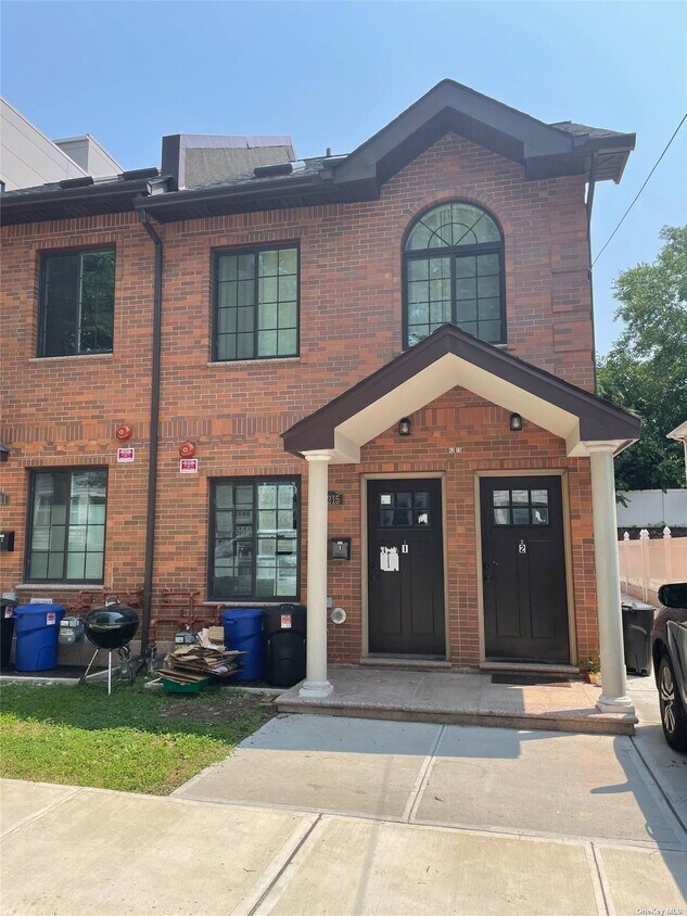 421542214 214th Pl Unit 1st FL, Bayside, NY 11364 Apartment for