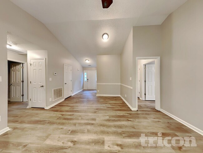 Foto del edificio - 6025 Black Bear Ct