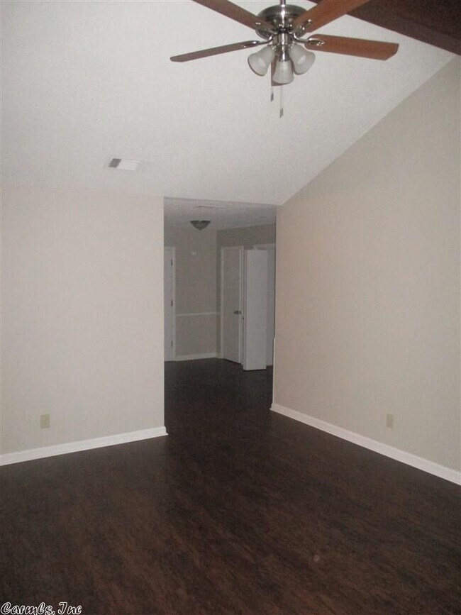 Foto del edificio - 238 Briarpatch Ln