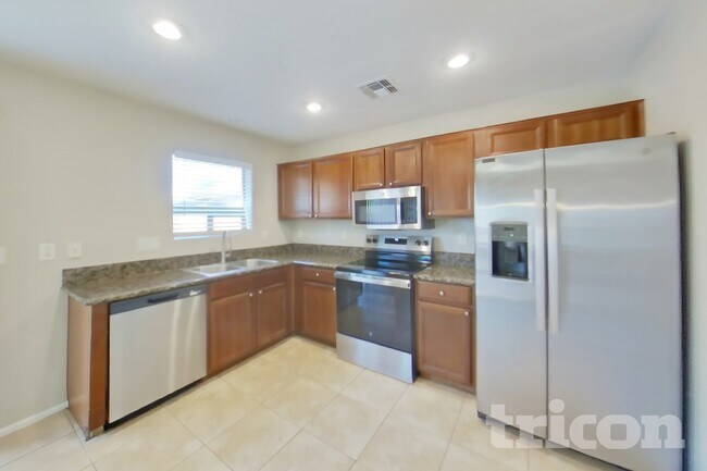 Foto del edificio - 42065 W Sunland Dr