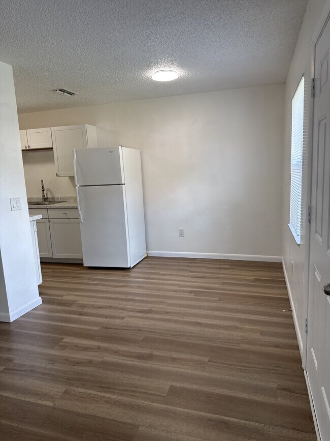Foto del edificio - Newly Renovated 1 bedroom 1 bath