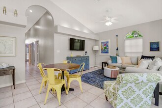 Building Photo - 619 98th Ave N