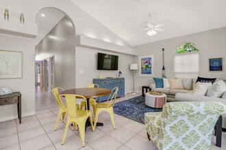 Building Photo - 619 98th Ave N