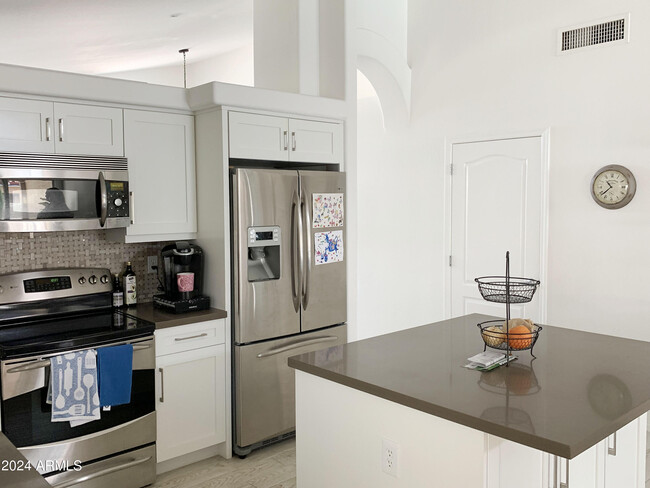 Foto del edificio - 4811 W Harrison St