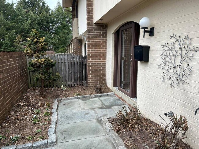 Building Photo - 19629 Brassie Pl