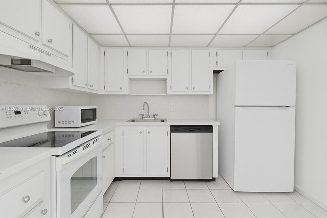 Foto del edificio - 1300 NE Miami Gardens Dr