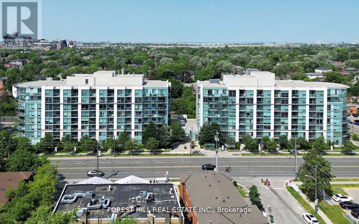 Primary Photo - 3830-3830 Bathurst St