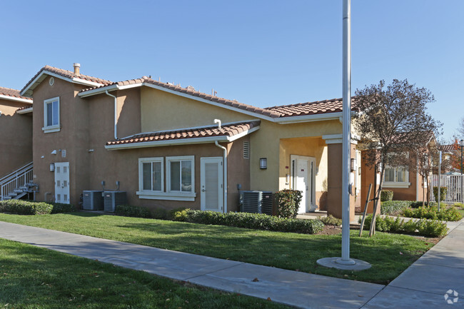 Building Photo - Rosewood Villas