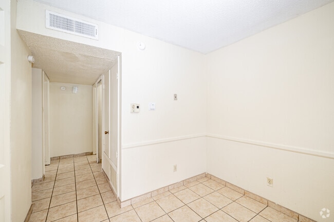2BR, 1BA - 750SF - Dining Room - Buena Vida