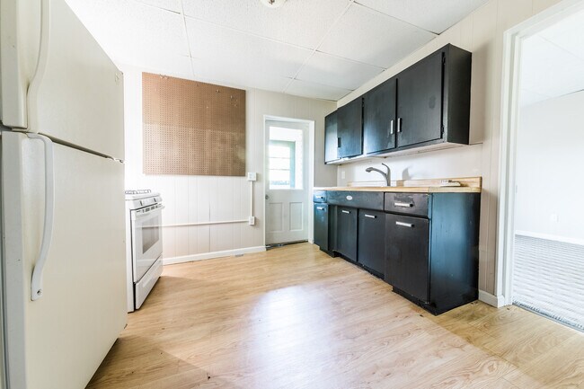 Foto del edificio - Available August 1st 2024 - Beautiful 5 Be...