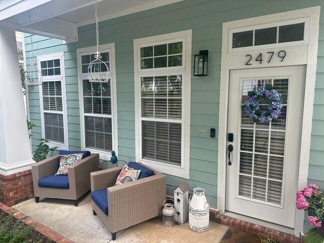 Foto del edificio - 3 Bed, 2.5 Bath Garden Home in Lakewood Subdivision – Available 8/1