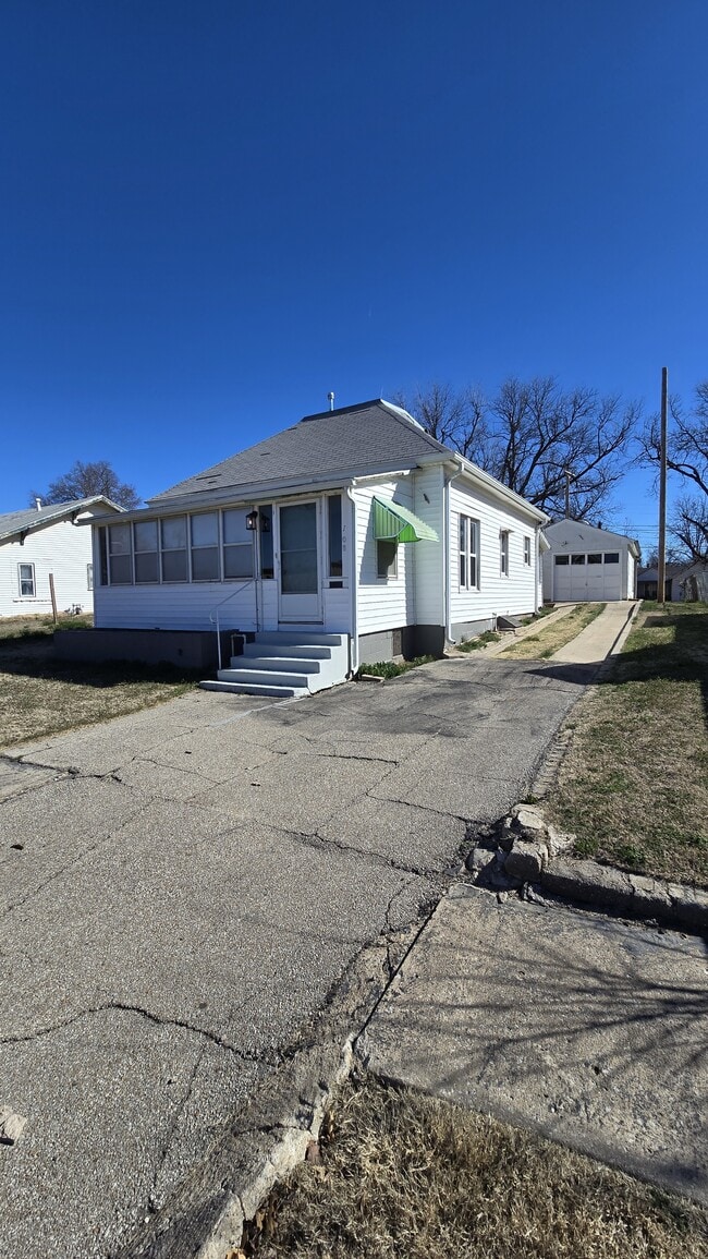 Building Photo - 108 N 4th St