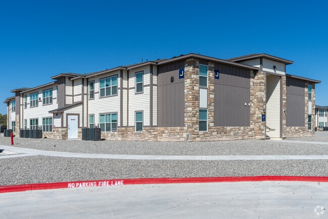 EMLI at Wells of Artesia - EMLI Artesia: Income Qualify Today