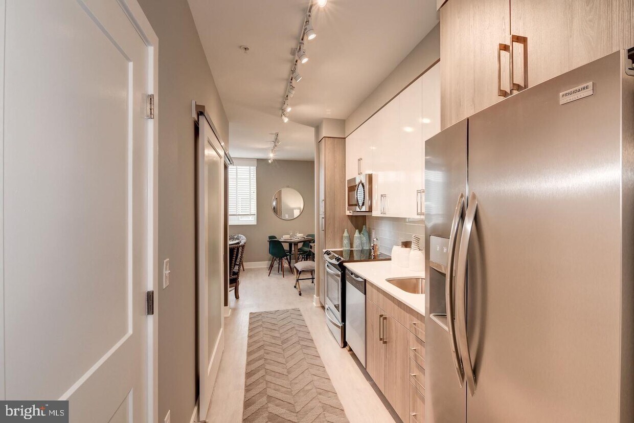 Foto principal - 145 Riverhaven Dr