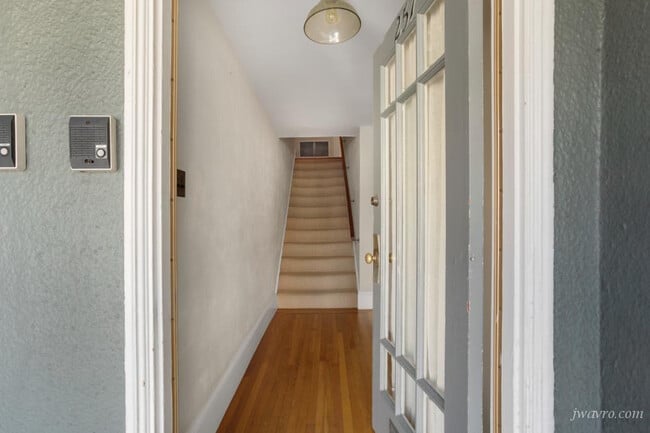 Building Photo - 257 2nd Ave