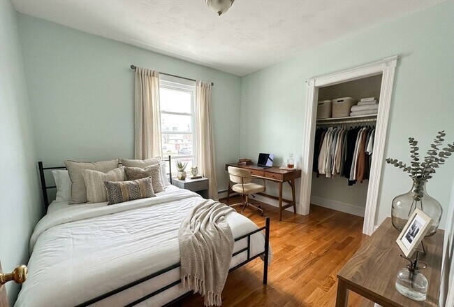 Foto del edificio - 359-361-361 Western Ave