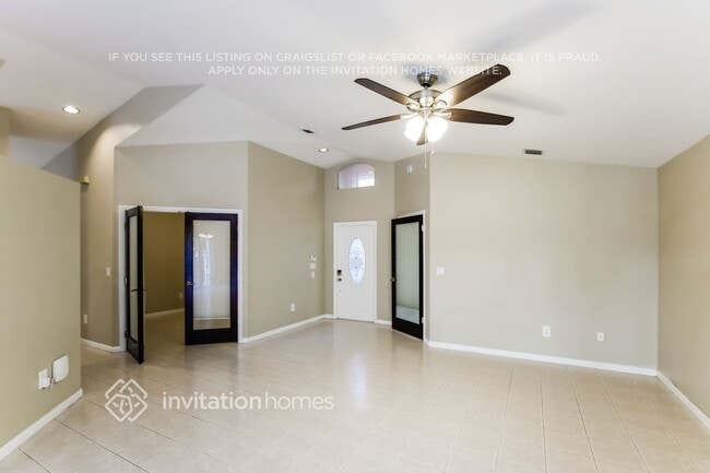 Building Photo - 16270 La Costa Dr