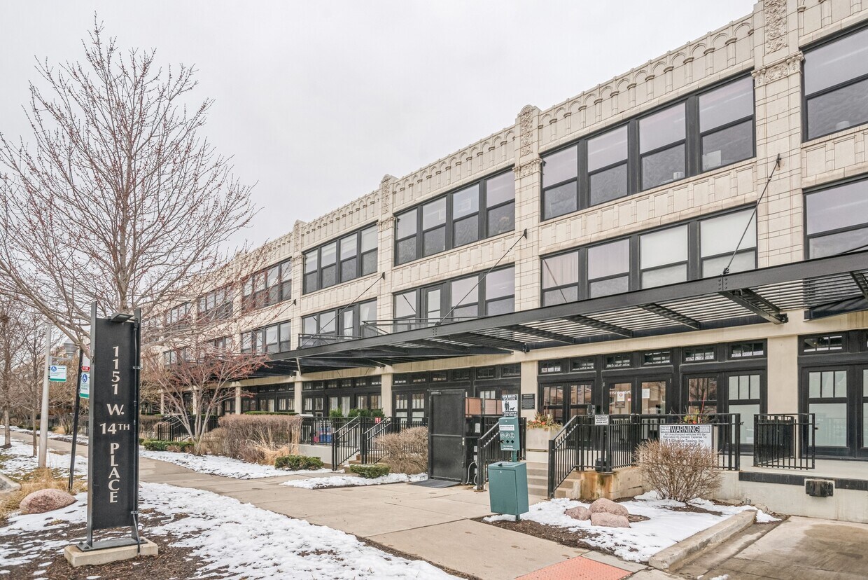 Foto principal - 1151 W 14th Pl