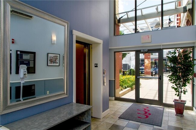 Building Photo - 333 Atwells Ave