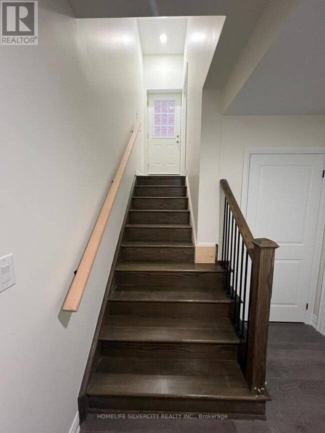 Building Photo - 51 Wainfleet Cres