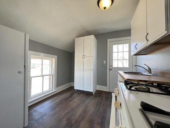 Foto del edificio - 310 8th Ave