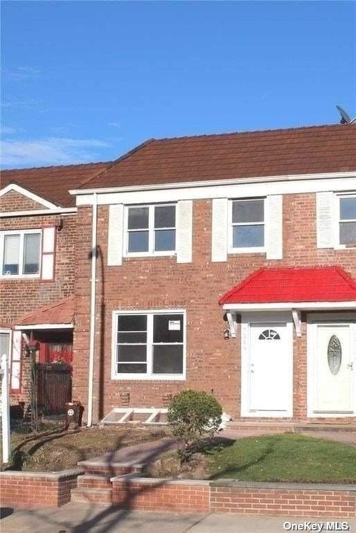 7515 Utopia Pkwy, Queens, NY 11366 Townhome Rentals in Queens NY