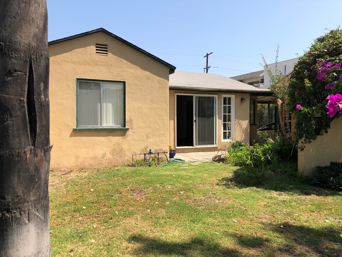 Primary Photo - 5258 Cleon Ave