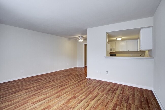 Building Photo - 1624 Marshall St