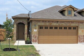 Building Photo - 298 Rosalie Dr