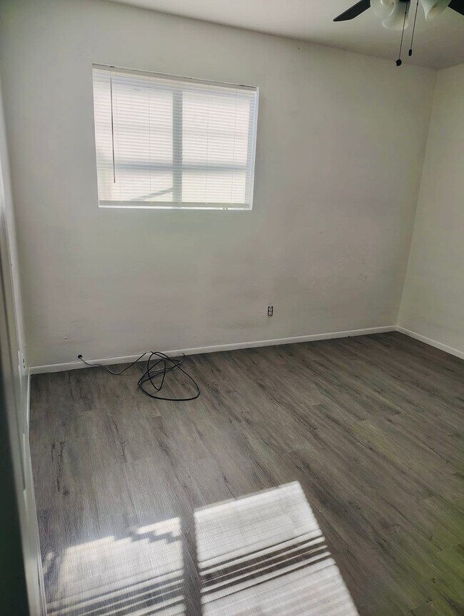 Foto del edificio - 501 Harrison Dr