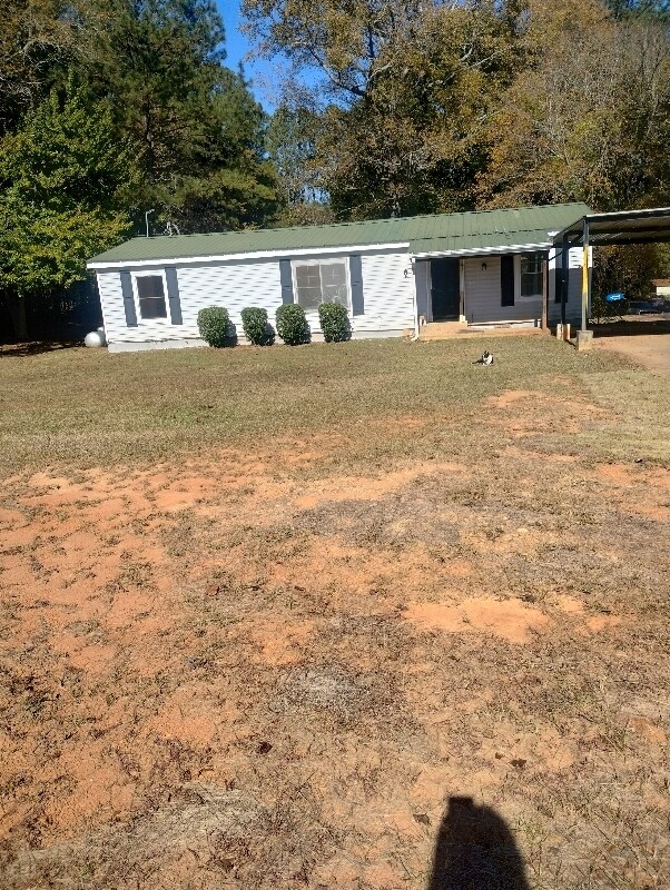 Foto del edificio - 210 Wares Cross Rd