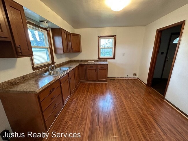 Building Photo - 3 br, 1 bath House - 840 E Roosevelt