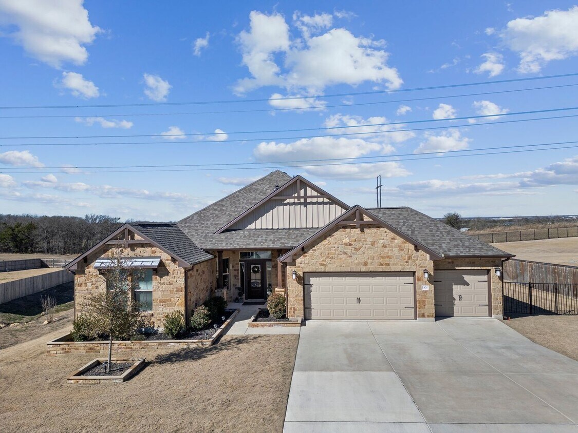 Foto principal - Upscale Living!