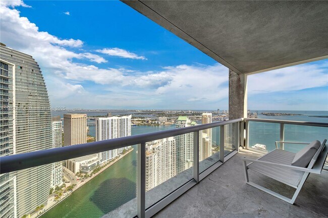 Foto del edificio - 495 Brickell Ave