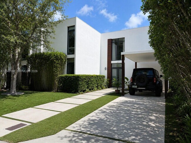 Foto del edificio - 8631 Arboretum Ln