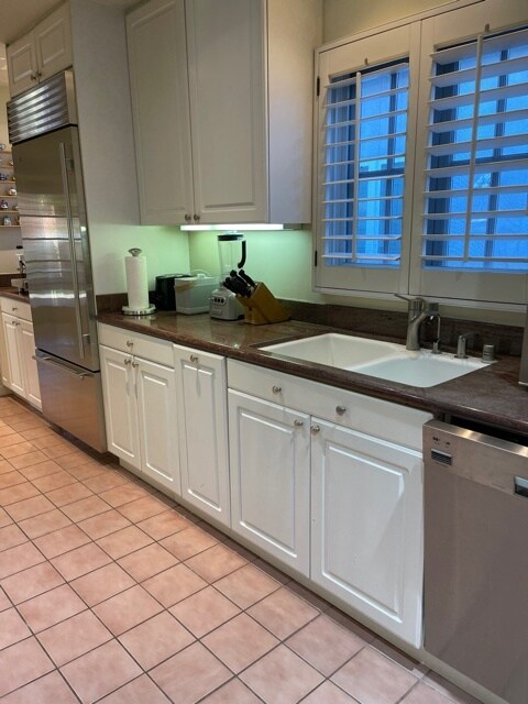 Kitchen - 2138 Greenfield Ave