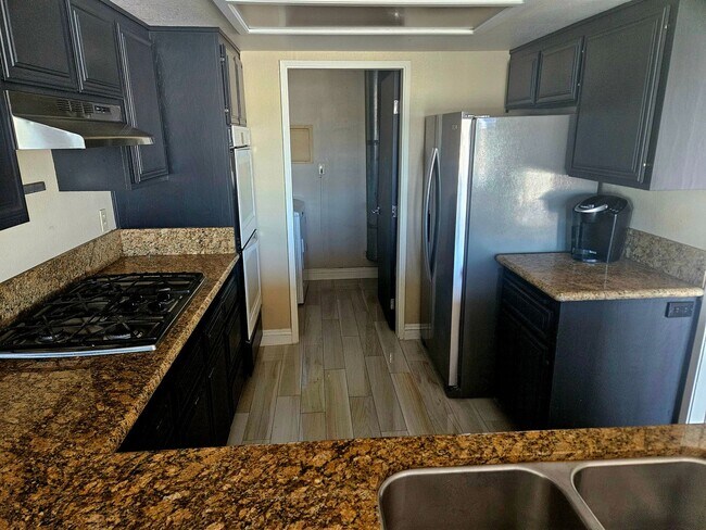 Foto del edificio - Beautiful condo ready for the holidays!