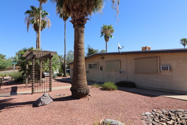 Foto del edificio - 903 s kenwood circle # 1, tempe az