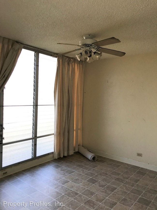 Building Photo - 757 Kinalau Pl