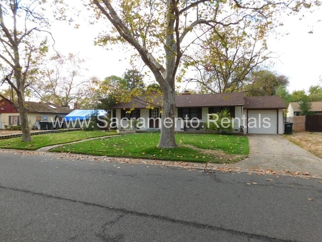 Building Photo - Charming Arden Area 2bd/1ba House with Gar...