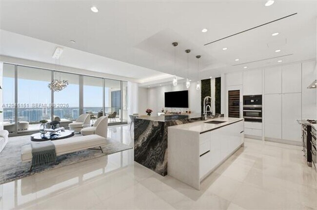 Foto del edificio - 17901 Collins Ave