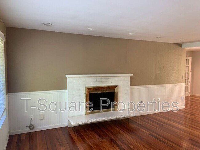 Foto del edificio - 105 217th Pl SW