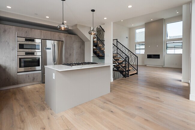 Spacious Kitchen - 1807 Vanderbilt Ln