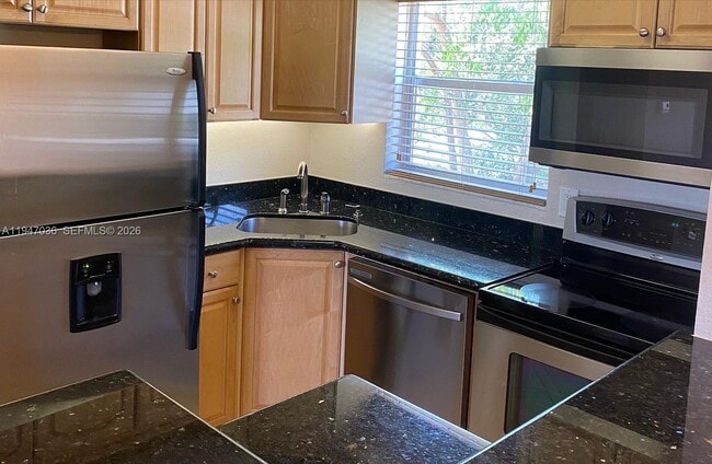 Foto del edificio - 744 NE 14th Ave