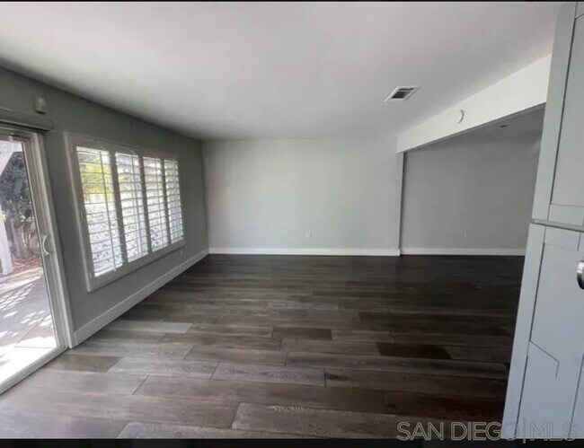 Foto del edificio - 2096 Northshore Dr