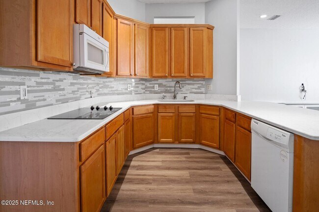 Building Photo - 8936 Deer Berry Ct
