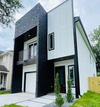Building Photo - 7203 Weyburn St