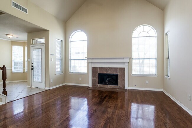 Foto del edificio - 3931 Echo Mountain Dr